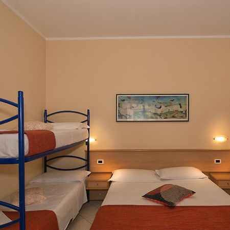 Hotel Astor Pisa Zimmer foto