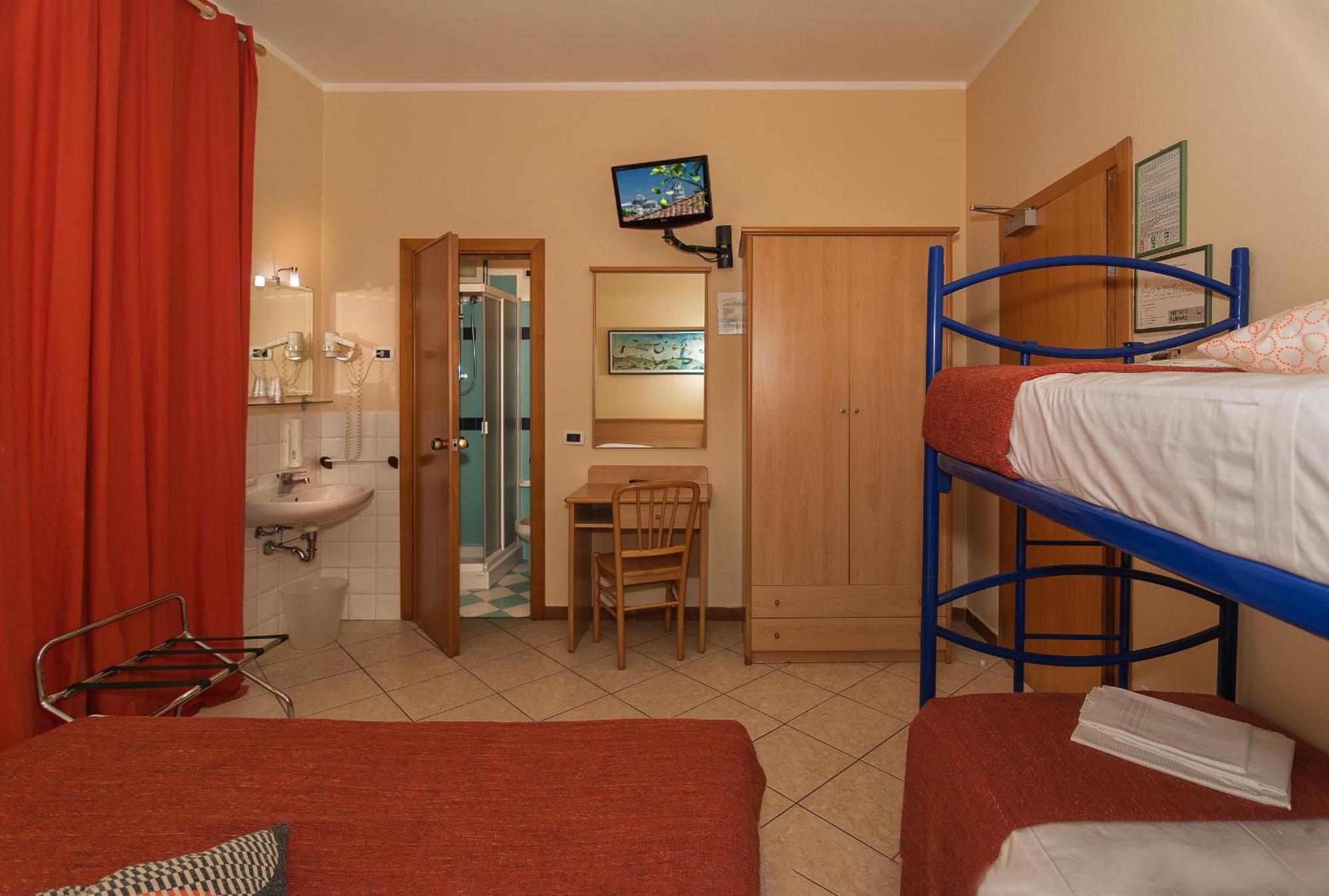 Hotel Astor Pisa Zimmer foto